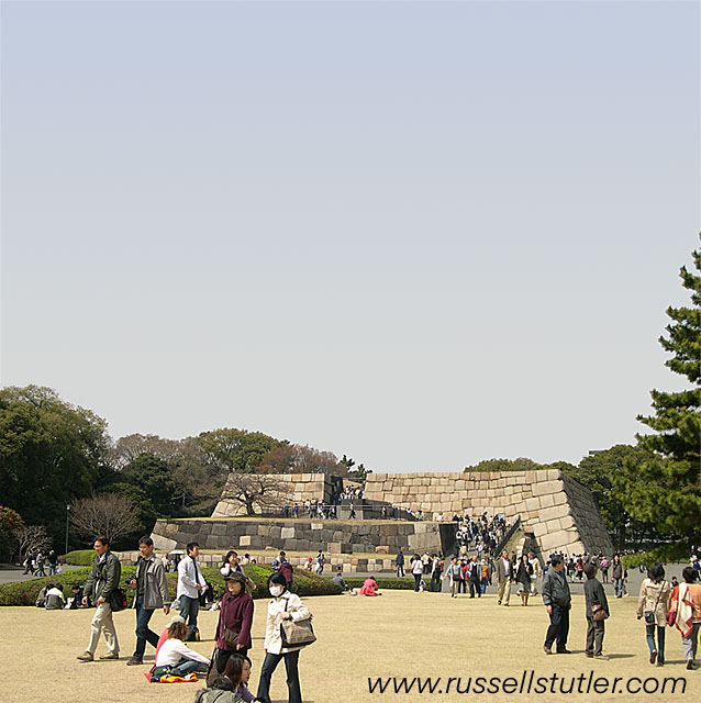 Strongholds of the Samurai: Japanese Castles 250-1877 (General Military)